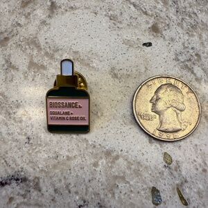Mini Biossance push pin accessory